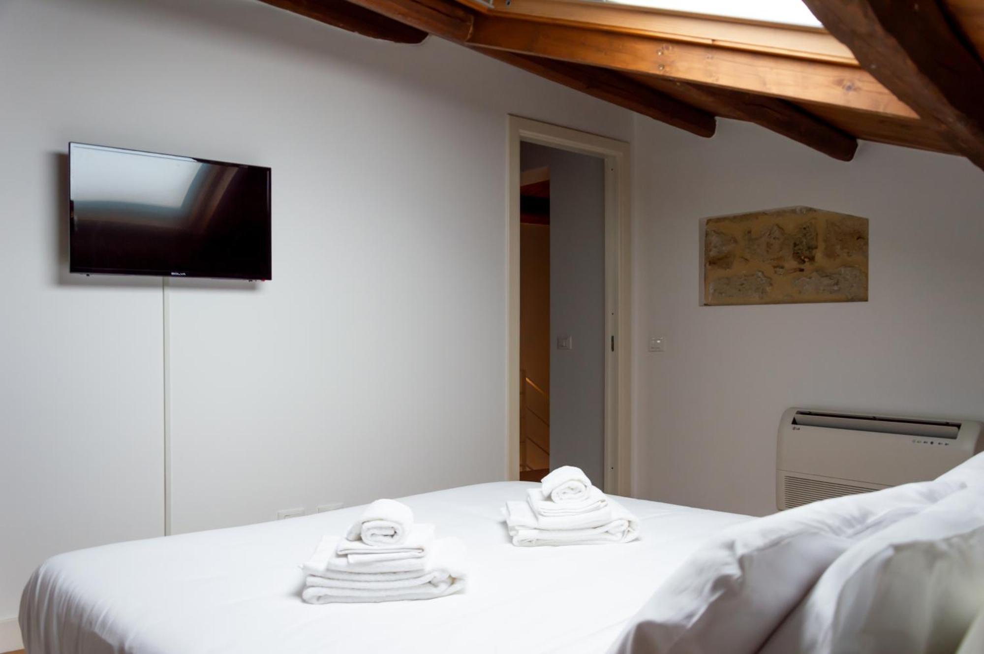 Vittorio Emanuele Suite Apartment Palermo Bagian luar foto